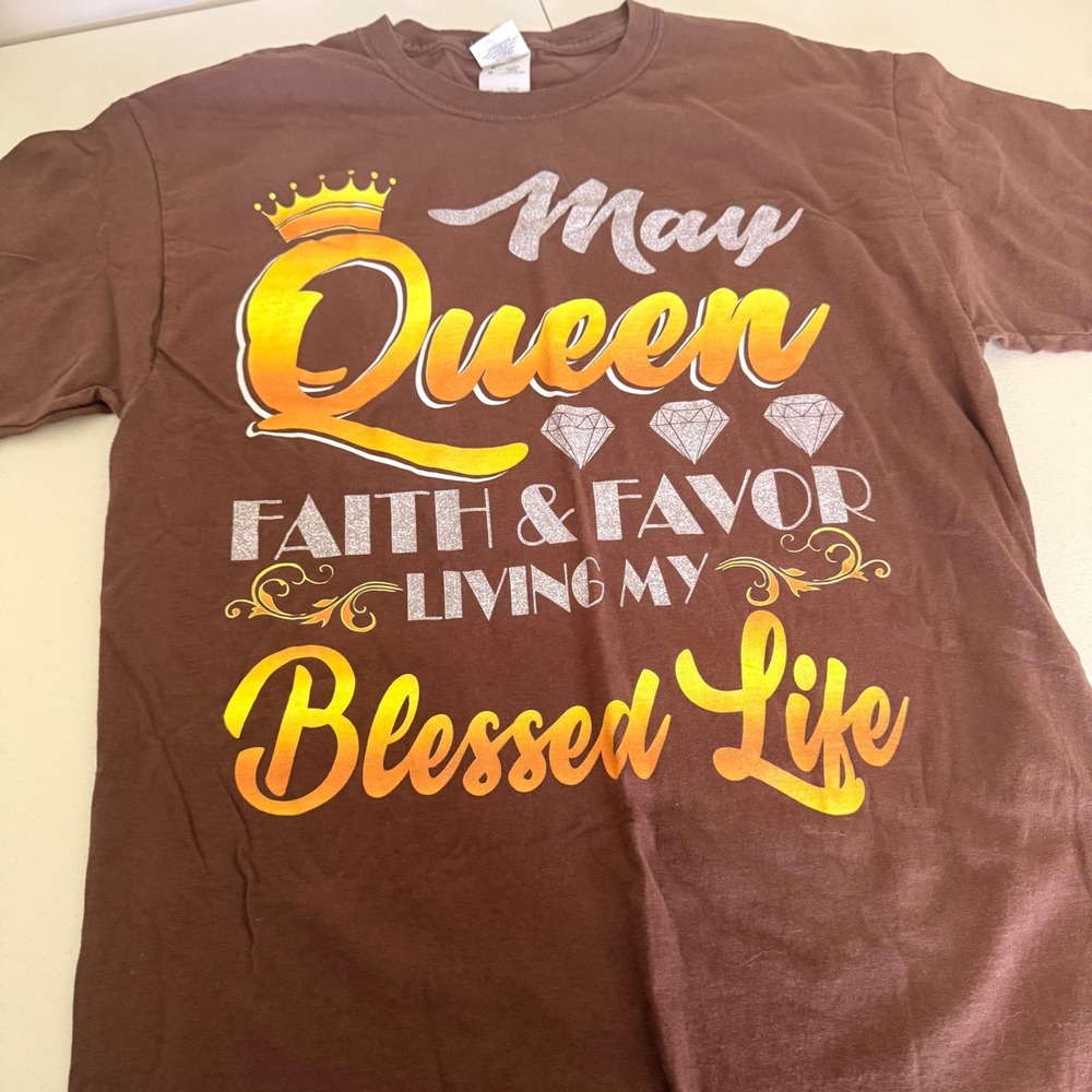 Fruit of the Loom May Queen Blessed Life Graphic T-Shirt Brown Medium